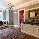 Raygill House - Spacious Family Retreat In Scenic North Yorkshire - Hot Tub Hire Available Casa vacanze *