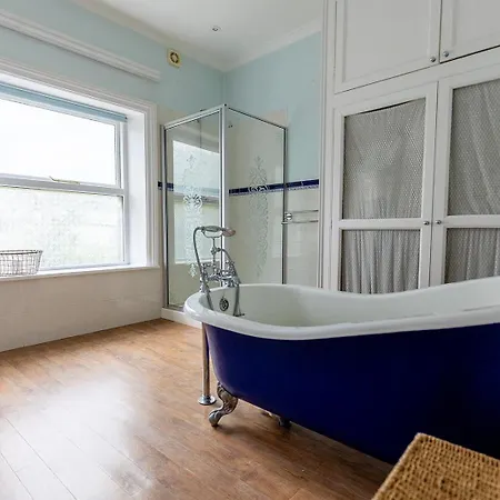 Raygill House - Spacious Family Retreat In Scenic North Yorkshire - Hot Tub Hire Available Lothersdale