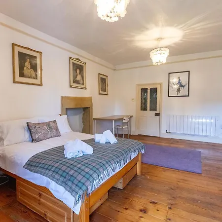 Raygill House - Spacious Family Retreat In Scenic North Yorkshire - Hot Tub Hire Available * Lothersdale