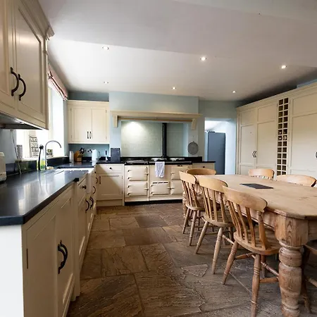 בית נופש Raygill House - Spacious Family Retreat In Scenic North Yorkshire - Hot Tub Hire Available *
