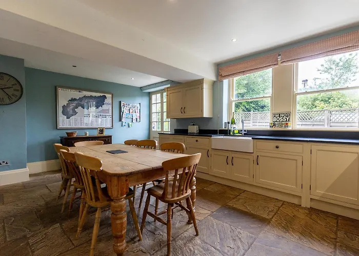 Raygill House - Spacious Family Retreat In Scenic North Yorkshire - Hot Tub Hire Available * Lothersdale