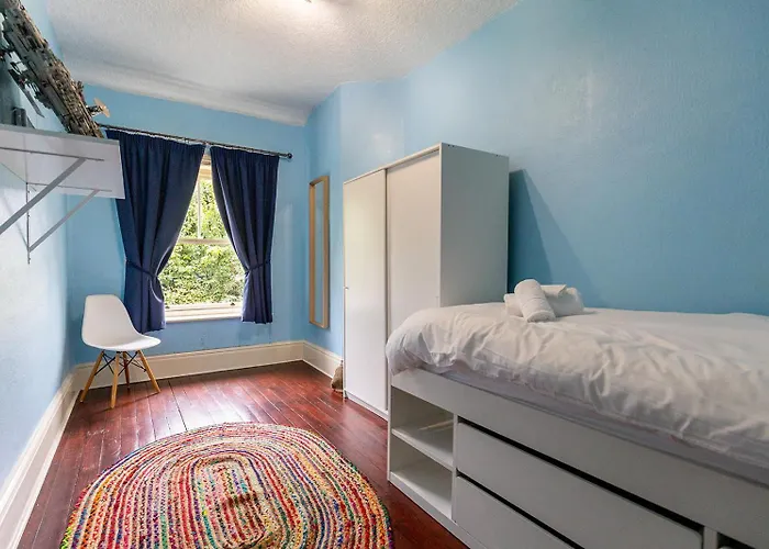 Raygill House - Spacious Family Retreat In Scenic North Yorkshire - Hot Tub Hire Available * Lothersdale