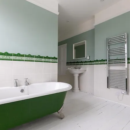Raygill House - Spacious Family Retreat In Scenic North Yorkshire - Hot Tub Hire Available * Lothersdale