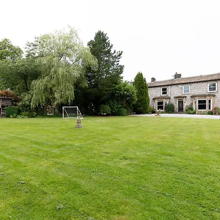 Raygill House - Spacious Family Retreat In Scenic North Yorkshire - Hot Tub Hire Available בית נופש *